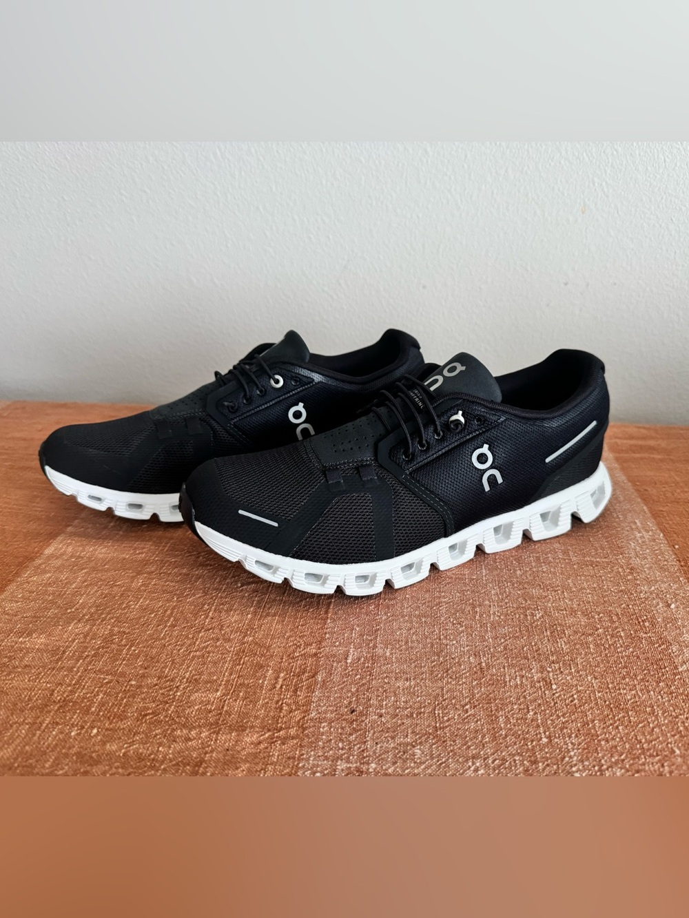 On Cloud 5 Shoes W’s size 11
